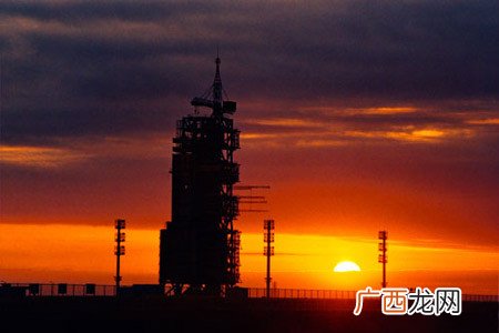 酒泉卫星发射中心在哪个省份,酒泉发射基地属于哪个省？