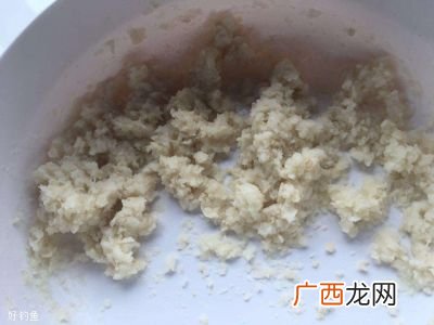 钓鱼饵料有哪些,在河里钓鱼用什么鱼饵比较好？