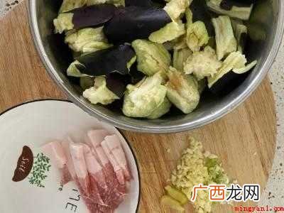 五花肉烧茄子怎样烧才好吃