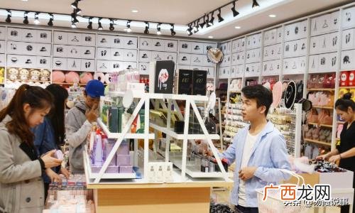 十元店怎么进货,十元店的货源都哪里有？
