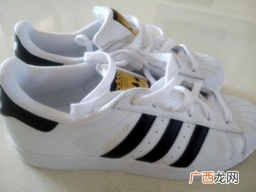 如何辨别阿迪达斯鞋子真假,怎么辨别阿迪达斯鞋子真假？