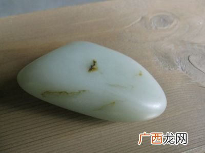 和田玉籽料的密度是多少,和田玉密度2.92是哪里?