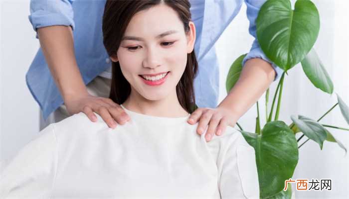 梦到前任和他现女友是什么意思