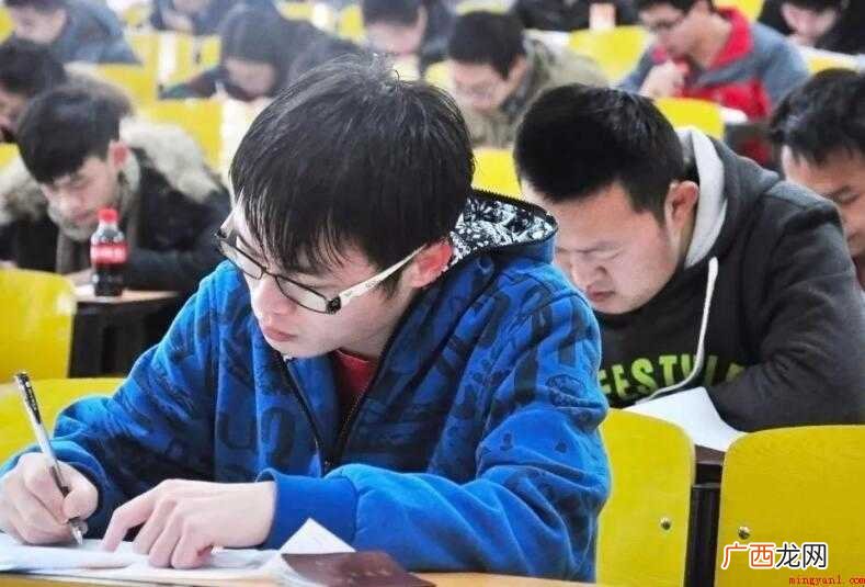 我自信我能行,我努力我进步,我拼搏我成功! 段考总结怎么写
