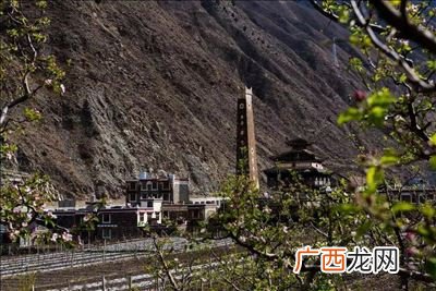 沃日是什么地方,云树绕堤沙怒涛卷霜雪天堑无涯写什么地方的景？