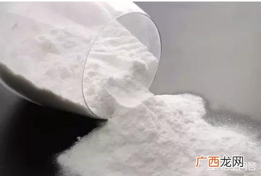 白鞋变黄怎么变白,怎样解决小白鞋发黄问题？