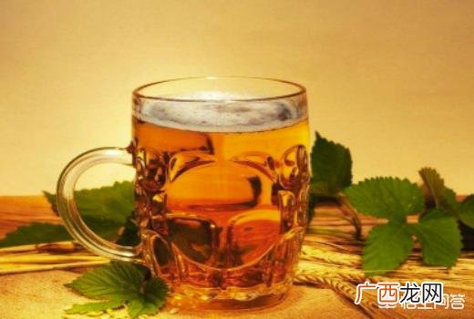 白鞋变黄怎么变白,怎样解决小白鞋发黄问题？
