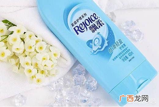 白鞋变黄怎么变白,怎样解决小白鞋发黄问题？