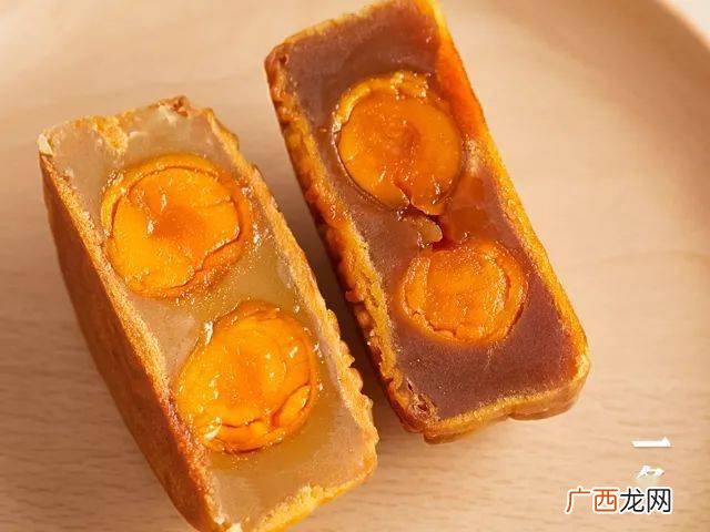 黄莲蓉白莲蓉月饼有什么区别,金莲蓉是什么？