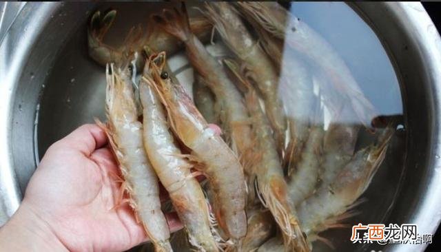 如何挑虾线,虾线怎么挑出来最方便？