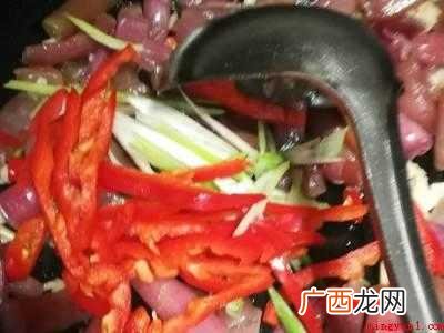 鸡头杆子怎么做好吃共有3步 鸡头杆子怎么做好吃