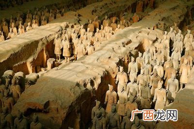 秦始皇陵兵马俑资料,关于秦兵马俑的历史资料有哪些？