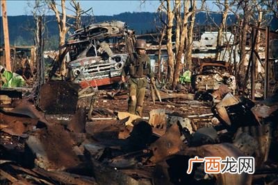 瓦砾的砾还可以组哪些词,砾这个字怎么读，砾怎么念，砾怎么拼音，砾怎么组词？