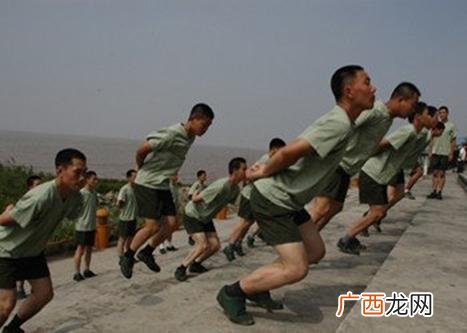 如何正确练习蛙跳,蛙跳的正确姿势是怎样的？