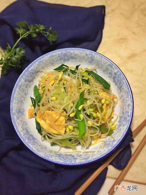 黄豆芽炒韭菜鸡蛋的家常做法,黄豆芽炒合菜正宗做法？
