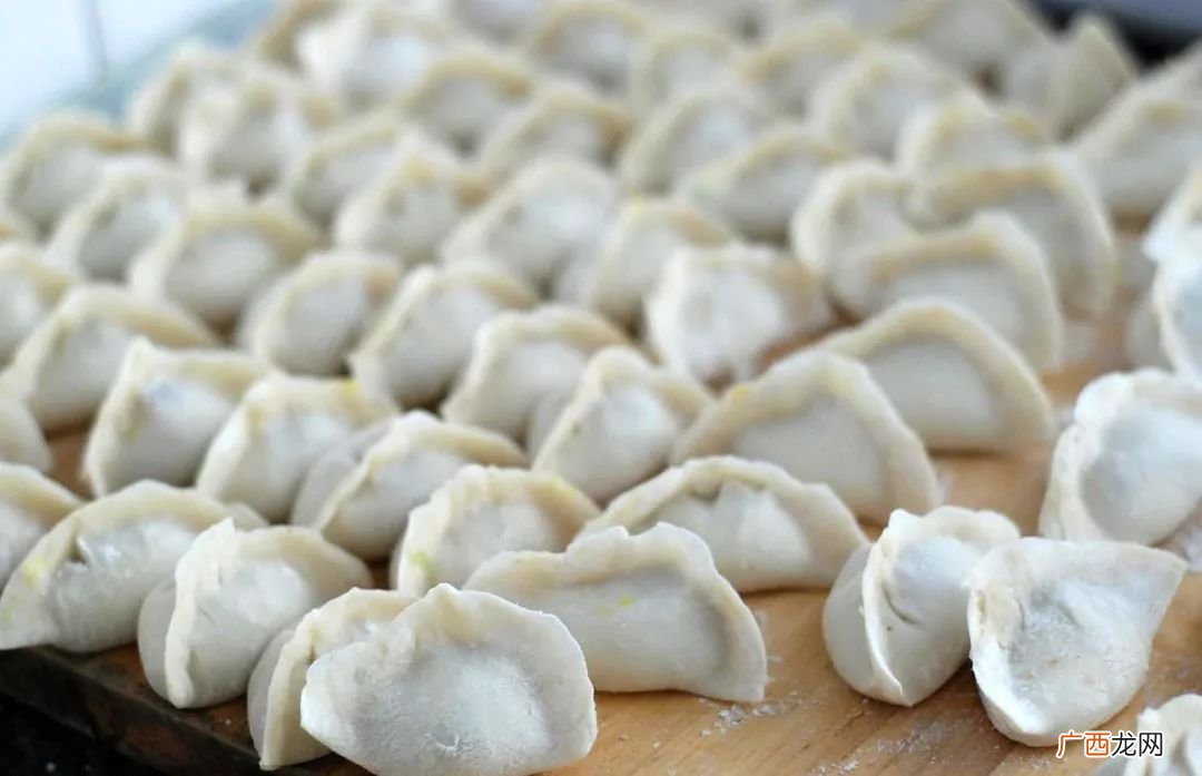 饺子共有几种煮法,冰冻的饺子怎么煮才能煮的软烂?