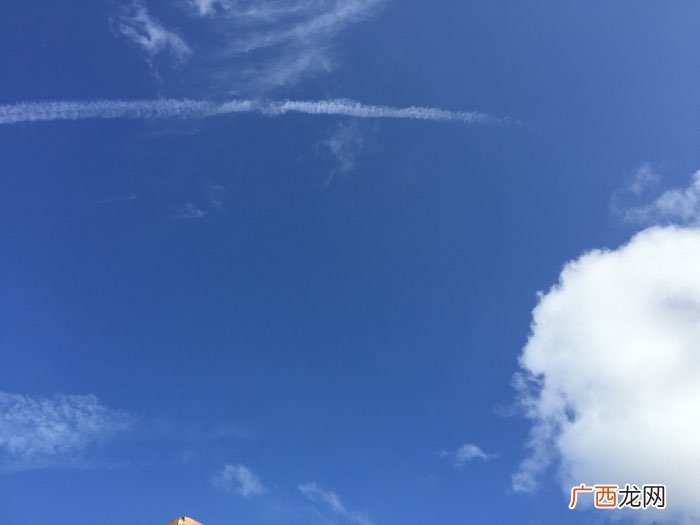 什么什么的天空,什么的天空填空二年级？