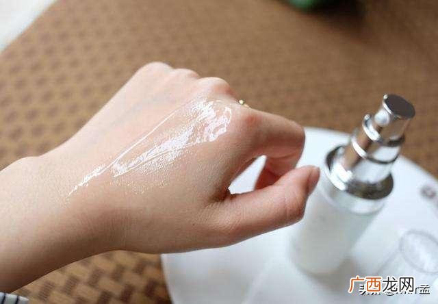 精华液作用,精华液的作用？