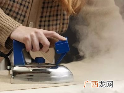 熨衣服怎么熨,烫衣服熨斗教程?
