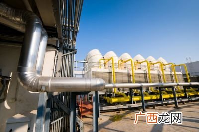 价值判断与价值选择的关系,高中政治，什么是价值判断和价值选择，他俩之间有什么辩证关系，他俩和社会发展有什么关系？