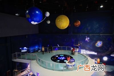 北京科技博物馆闭馆时间,北京故宫建筑主要特点？