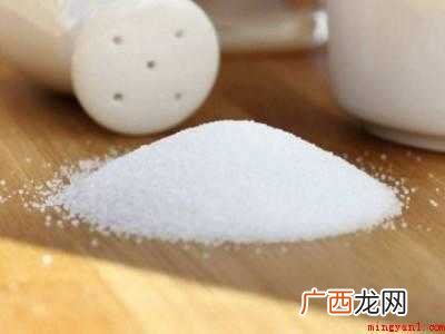 白衣服有黄渍怎么处理