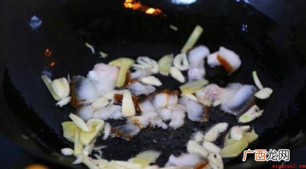 蕨菜炒腊肉的流程是什么