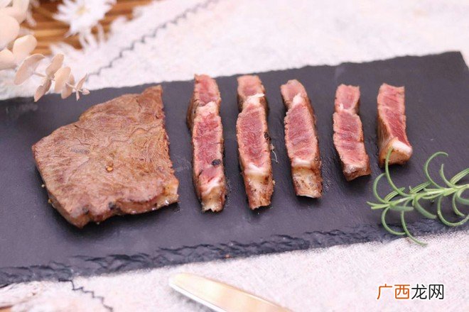 煎牛排用哪种牛排煎锅比较好,牛排煎锅选什么材质？