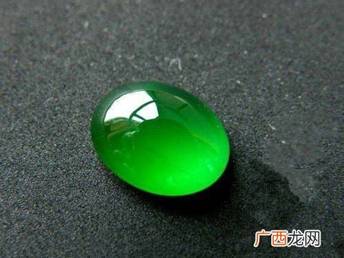 翡翠戒面都有什么分类,什么种的绿色翡翠能够做戒面?