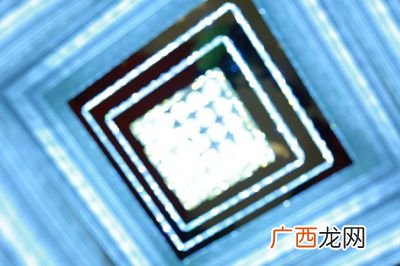 p型半导体的导电原理,p型半导体室温通过什么导电？