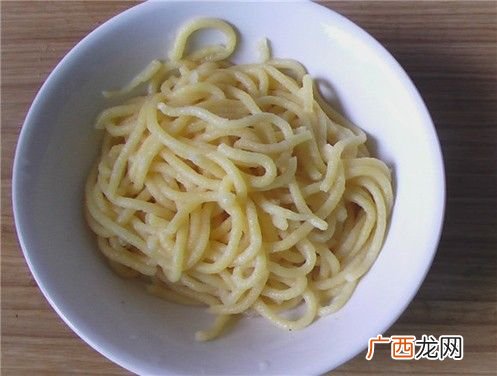土豆怎么做成面条,韩国土豆面的做法？