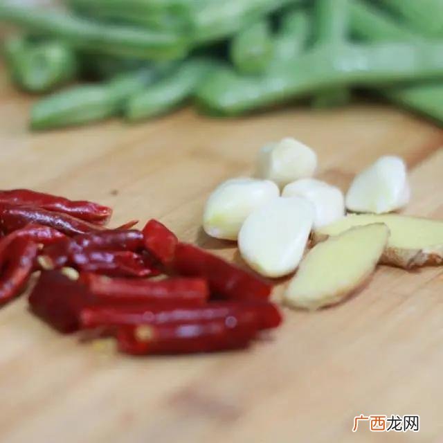 红豆角的做法你喜欢吃吗,红豆角茄子的家常做法？