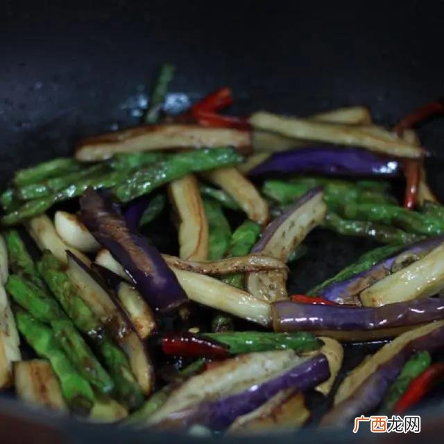 红豆角的做法你喜欢吃吗,红豆角茄子的家常做法？