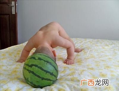 宝宝可以吃西瓜吗宝宝怎么吃西瓜好,15个月宝宝可以吃西瓜么?