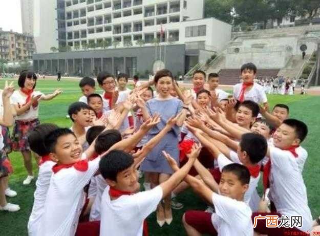 众星拱月是什么意思