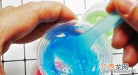 如何制作水晶泥最简单,怎么做水晶泥史莱姆？四种简单的史莱姆制作方法？
