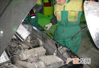 空调为什么会有异响声音,空调异响是什么原因呢?