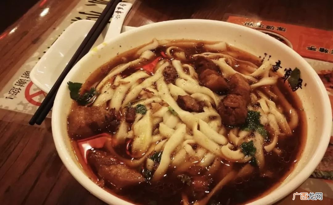 大同刀削面怎么来的,刀削面是哪里的特产？