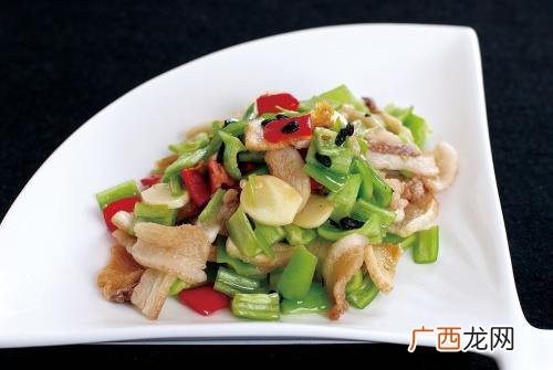 如何炸好油渣,东北烤油脂渣做法？