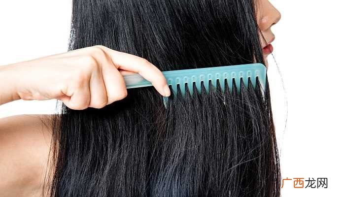 梦见自己头发很长