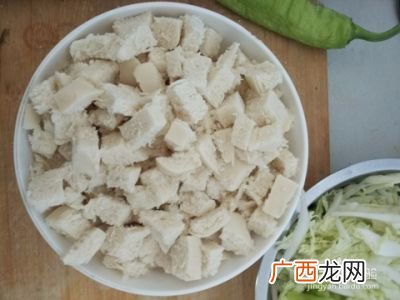 白菜鸡蛋炒馒头怎么做好吃,炒馒头丝的做法？
