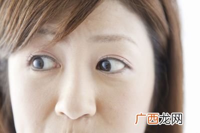 描写眉眼的成语有哪些,眉眼盈盈相关的词语？
