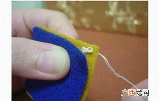 缝衣服怎么打结开头,穿针后怎么打结？