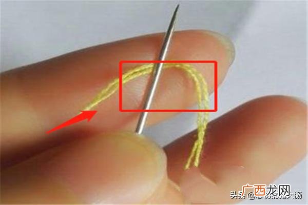 缝衣服怎么打结开头,穿针后怎么打结？