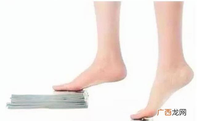 踮脚的正确方法,男人踮脚尖正确姿势图？