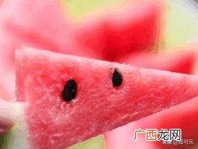 西瓜拼盘怎么切简单又好看,如何切5种不同的西瓜果盘?
