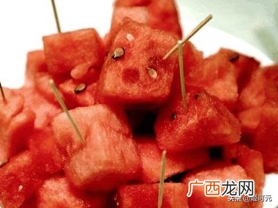 西瓜拼盘怎么切简单又好看,如何切5种不同的西瓜果盘?