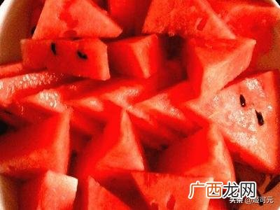 西瓜拼盘怎么切简单又好看,如何切5种不同的西瓜果盘?
