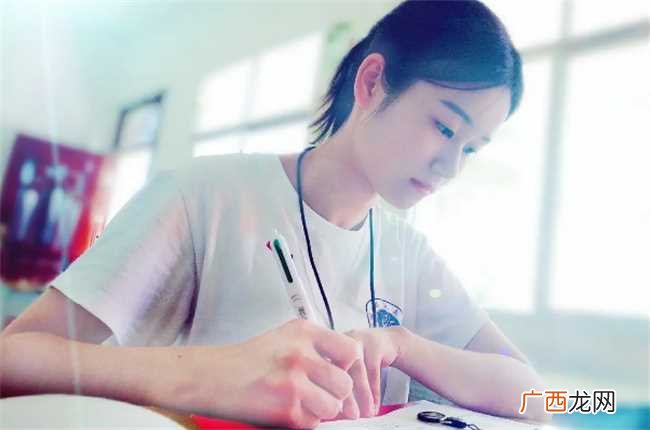 什么星座最适合当学霸女
