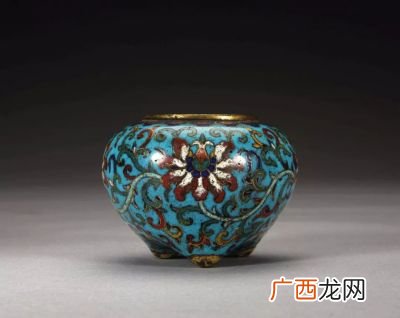 掐丝珐琅和景泰蓝区别是什么,珐琅彩与掐丝珐琅一样吗？